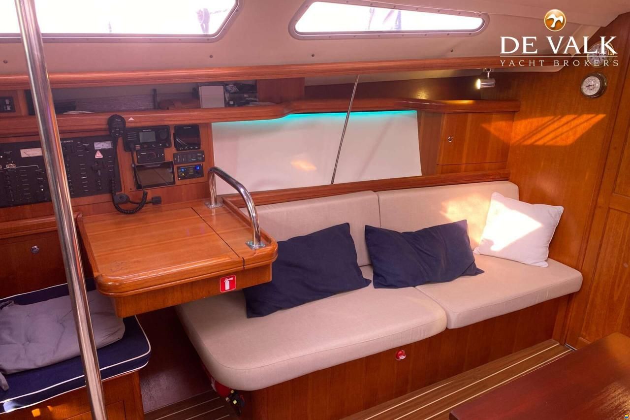 Hunter Marine Legend 380