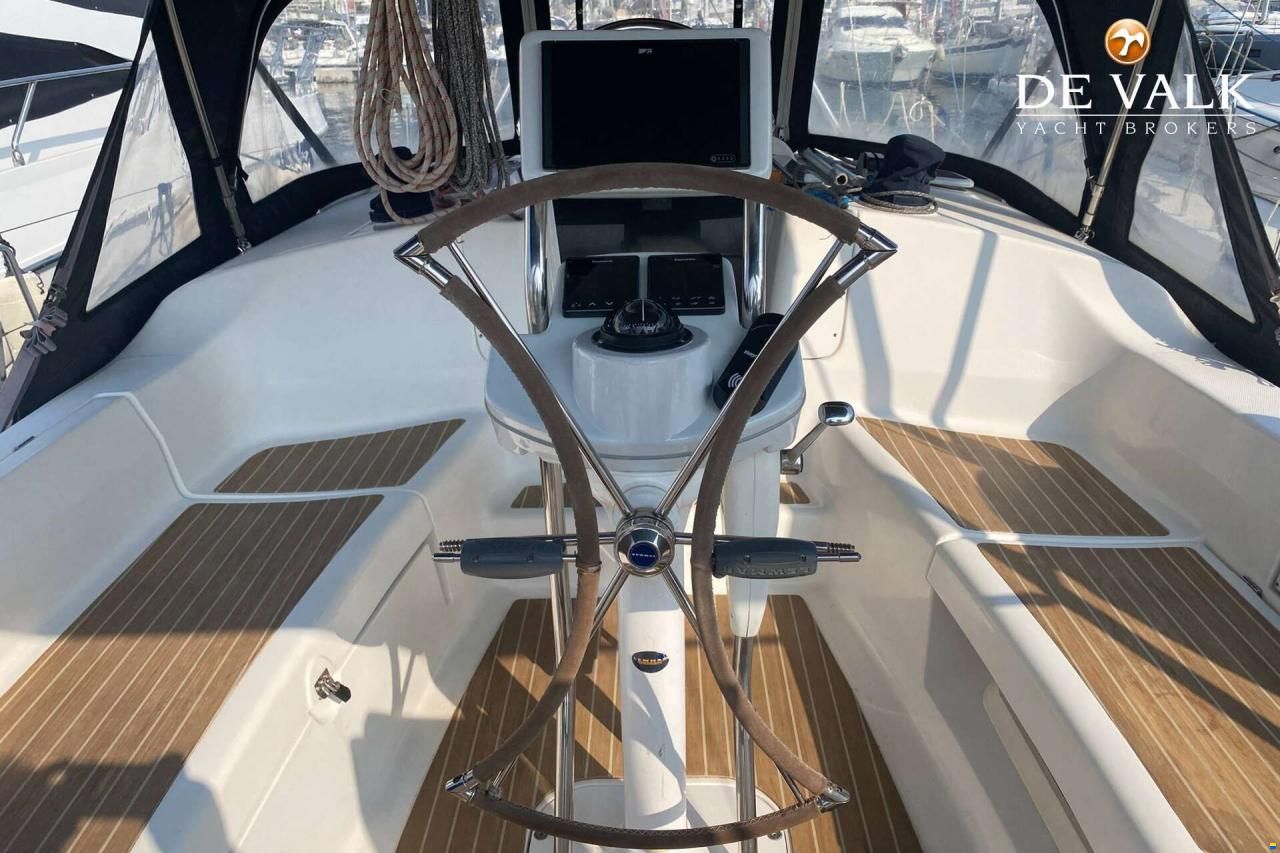 Hunter Marine Legend 380