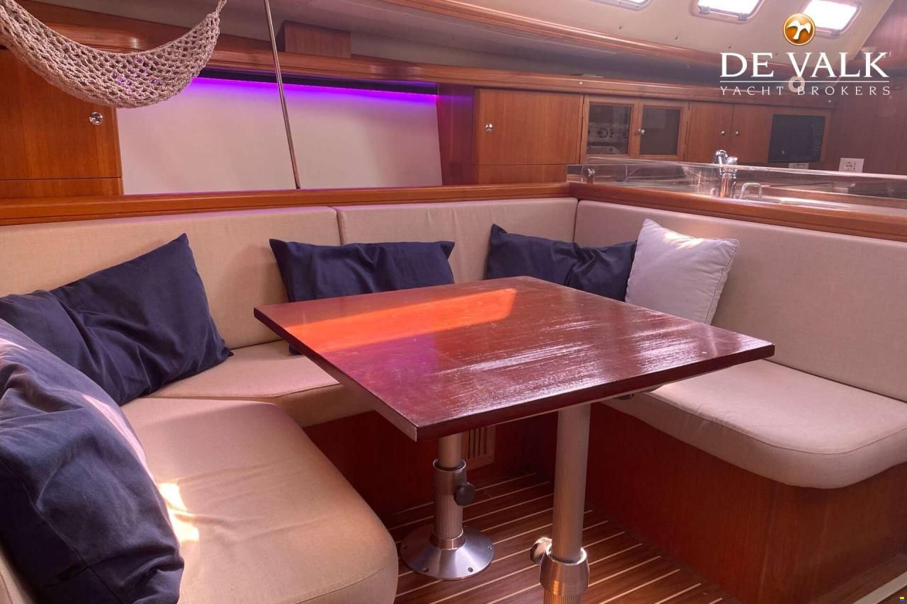 Hunter Marine Legend 380