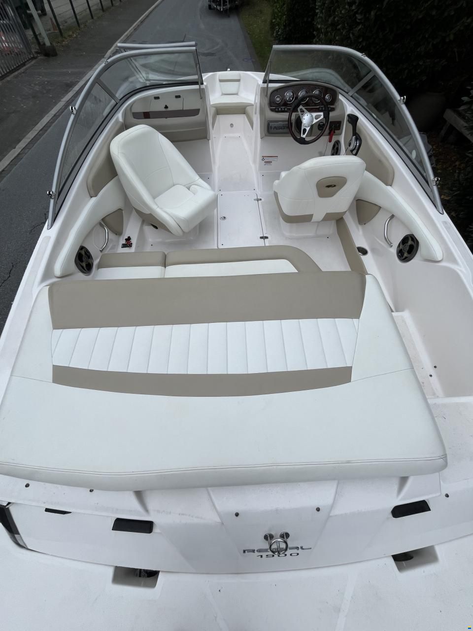 Regal 1900 LE