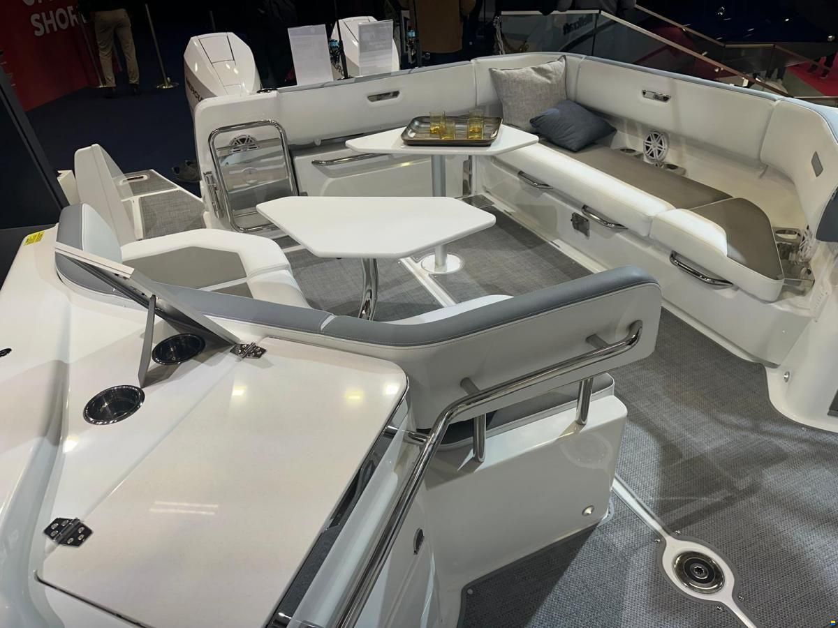 Wellcraft 38 T-Top