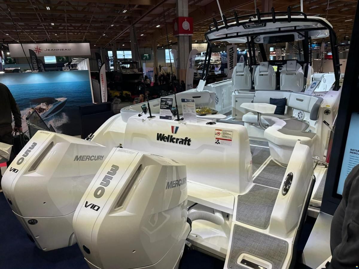 Wellcraft 38 T-Top