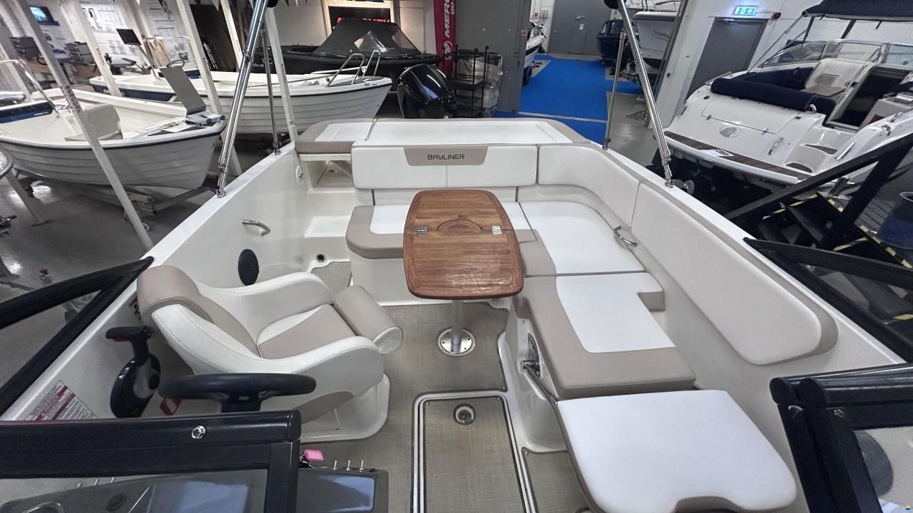 Bayliner VR5 Bowrider