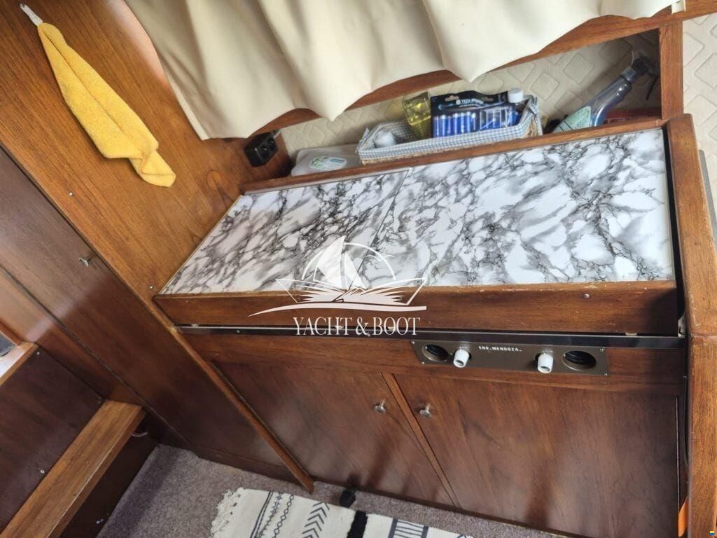 Marco Yachts 810
