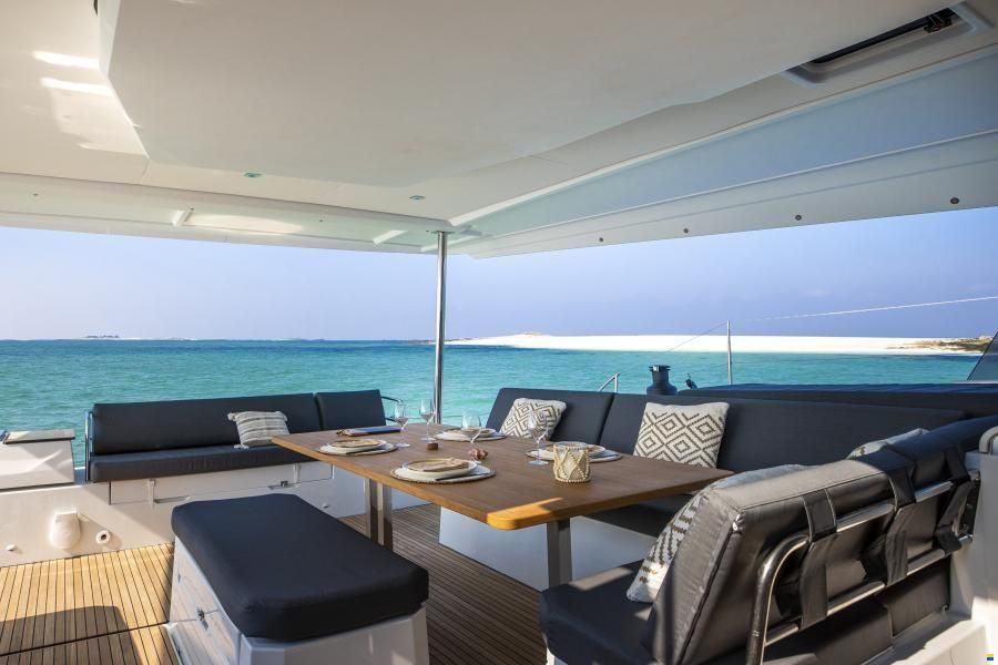Fountaine Pajot 51