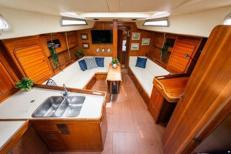 Bavaria 44