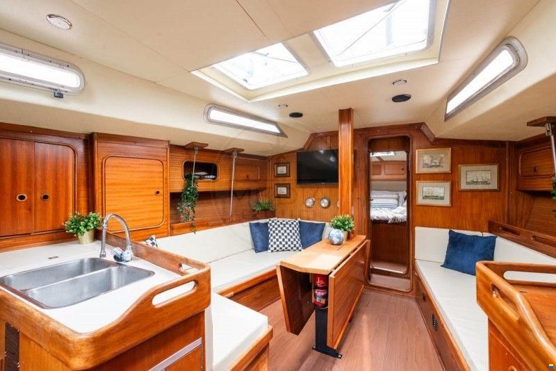 Bavaria 44