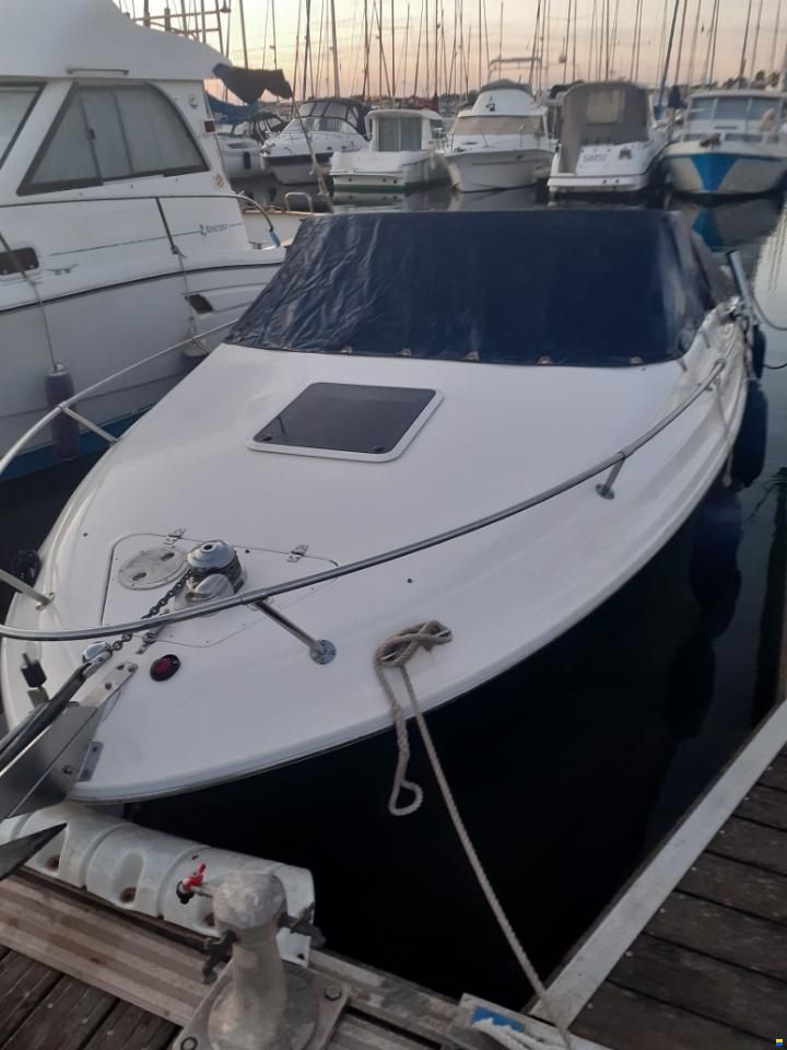 Sea Ray 210 CABINE
