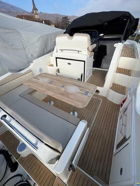 Quicksilver 875 Sundeck