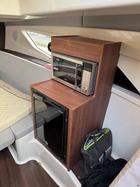 Quicksilver 875 Sundeck