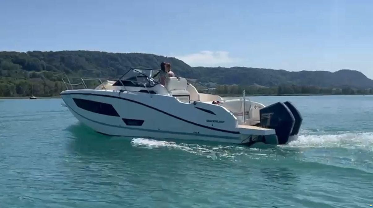 Quicksilver 875 Sundeck