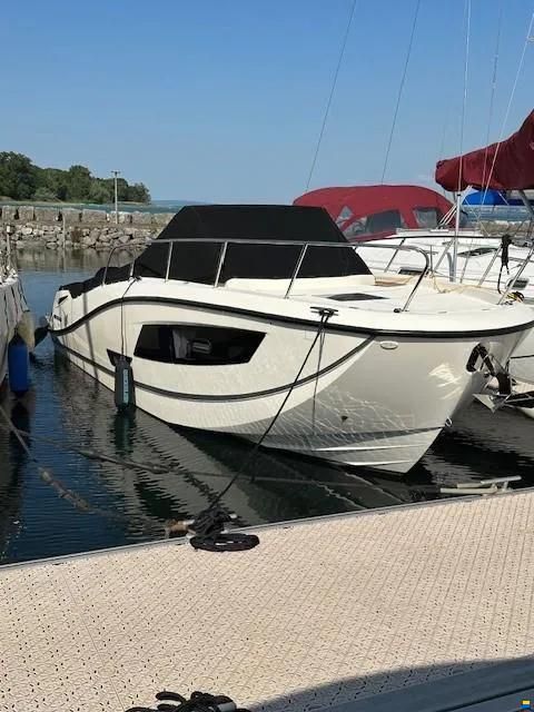 Quicksilver 875 Sundeck
