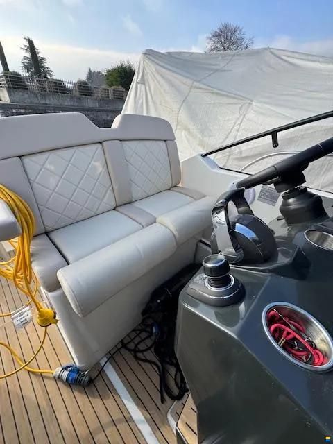 Quicksilver 875 Sundeck