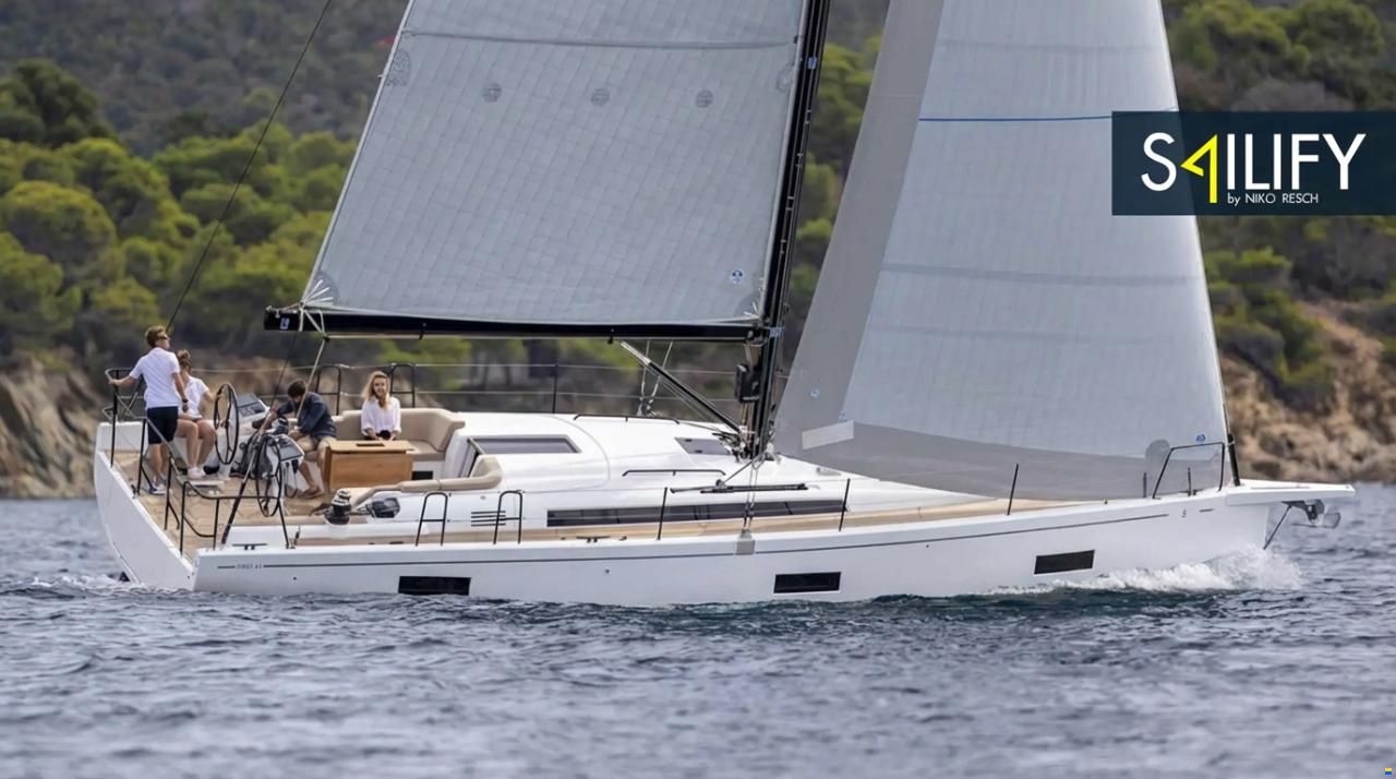 Beneteau First 44