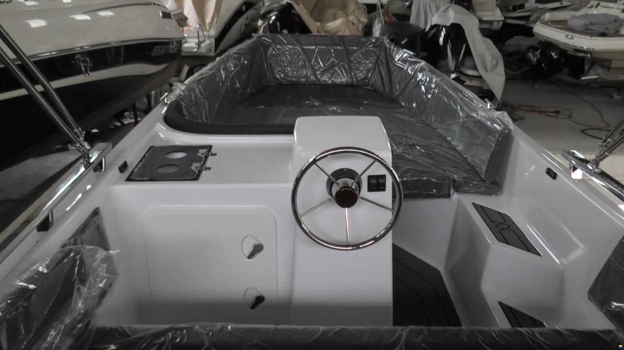 SilverYacht 525