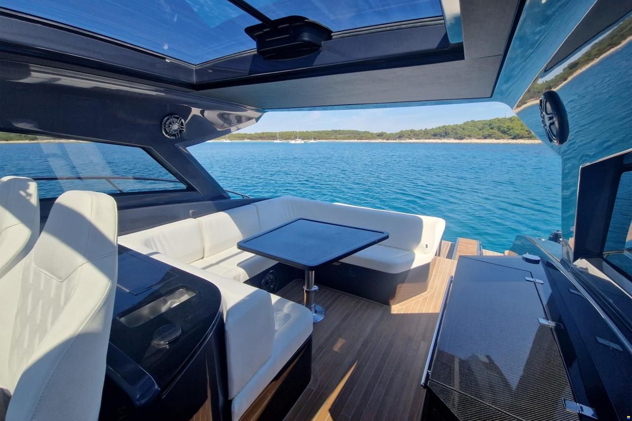 Focus Motor Yacht Power 44