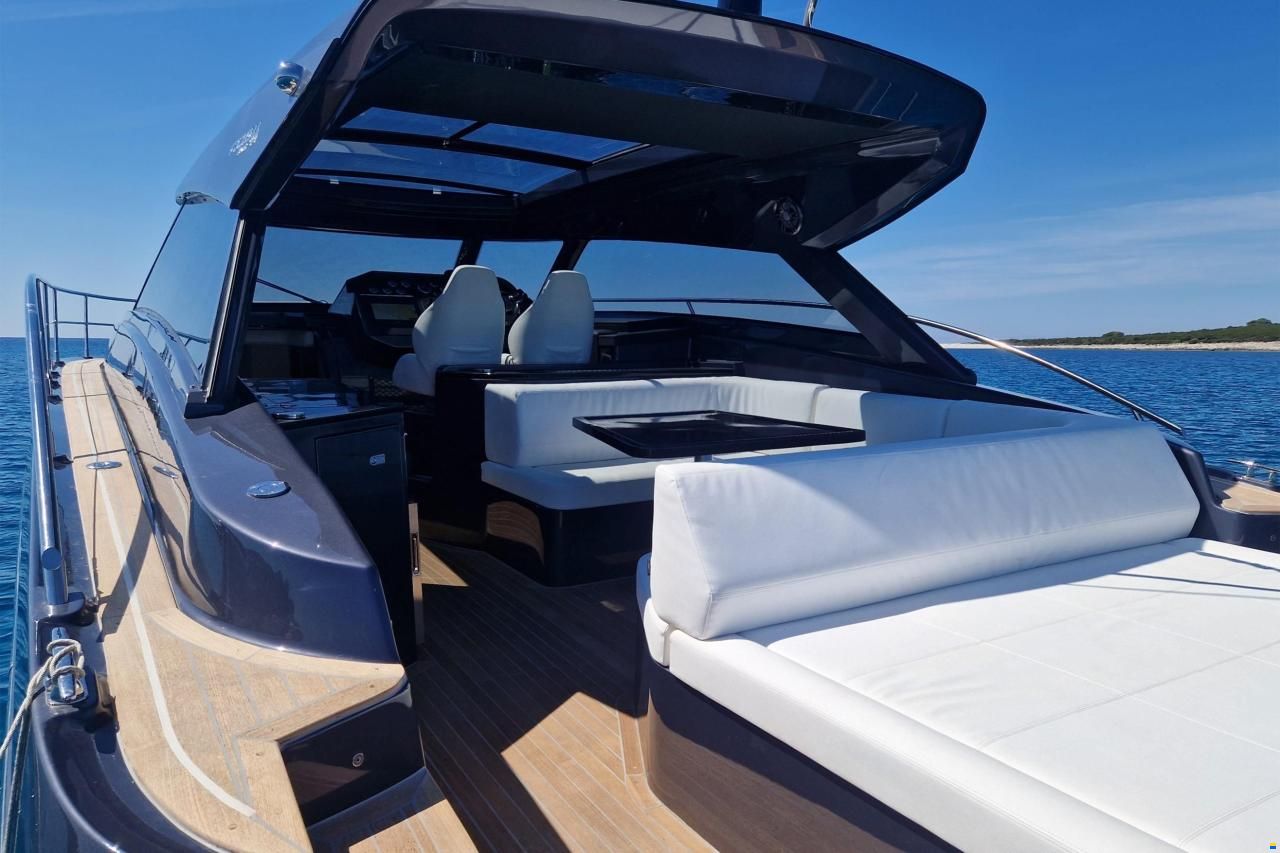 Focus Motor Yacht Power 44