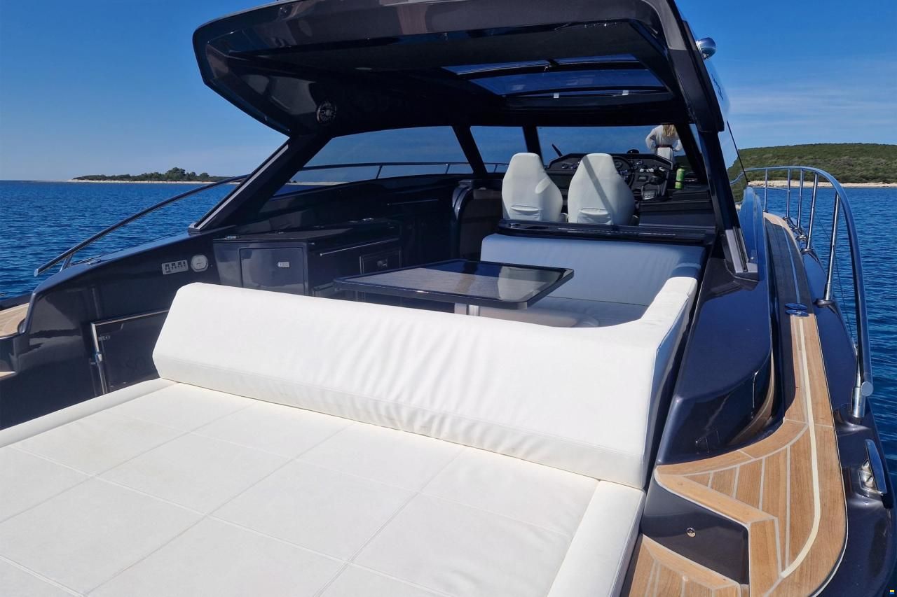 Focus Motor Yacht Power 44