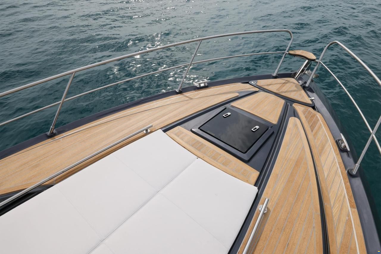 Focus Motor Yacht Power 44