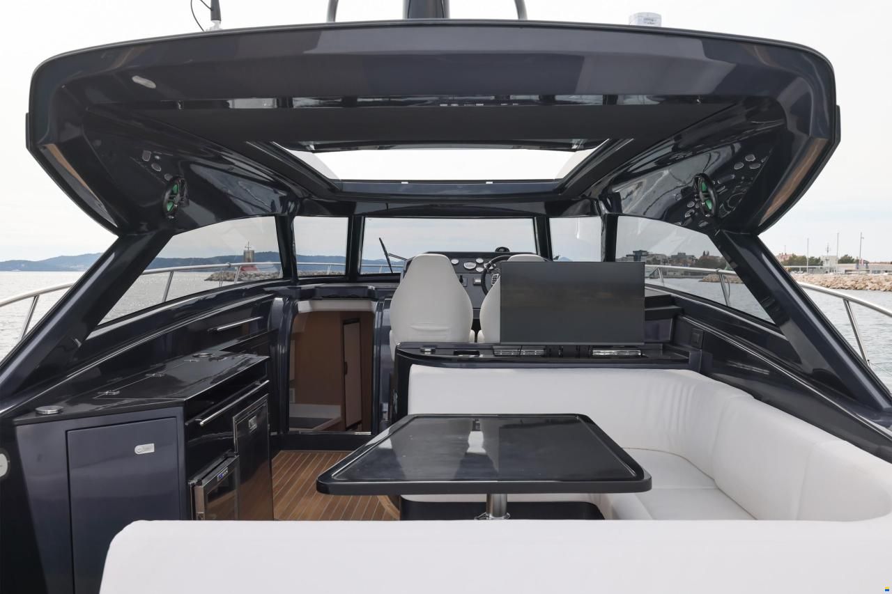 Focus Motor Yacht Power 44