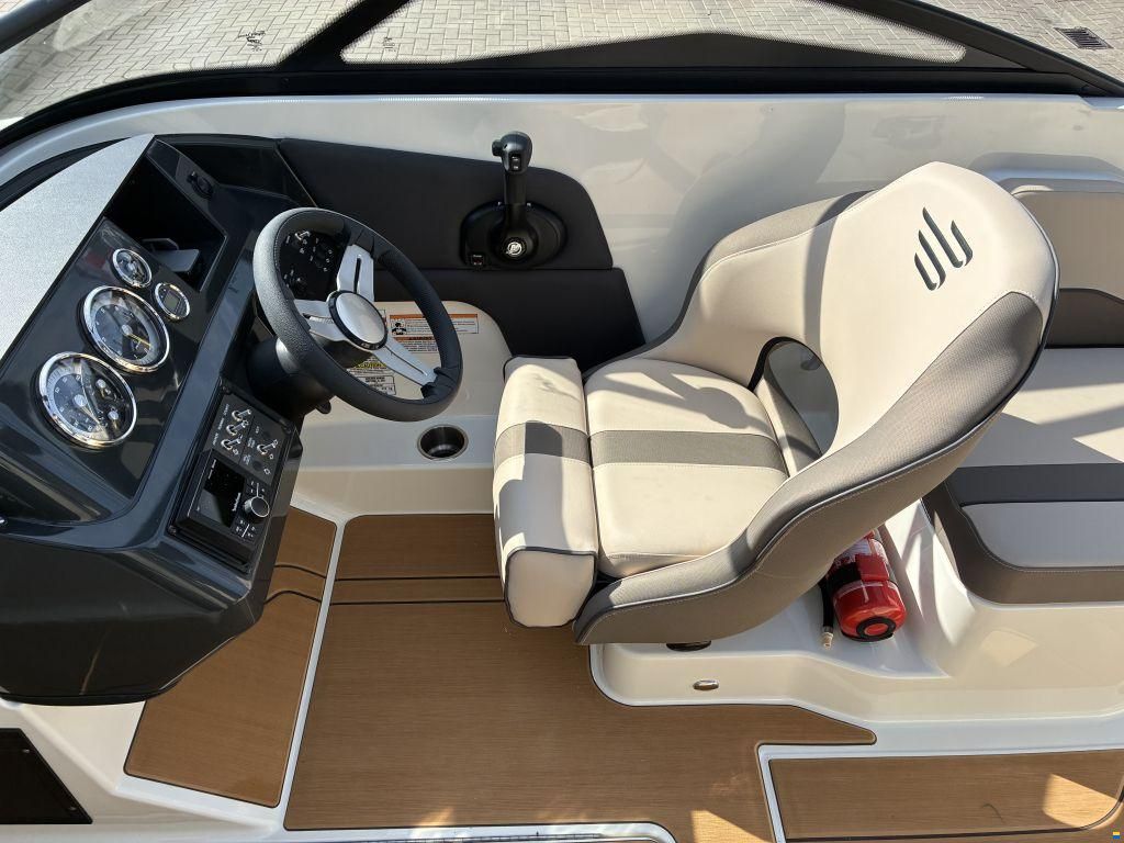 Bayliner V20