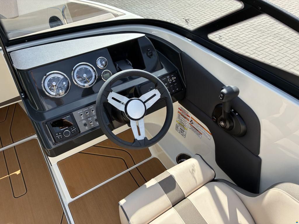 Bayliner V20