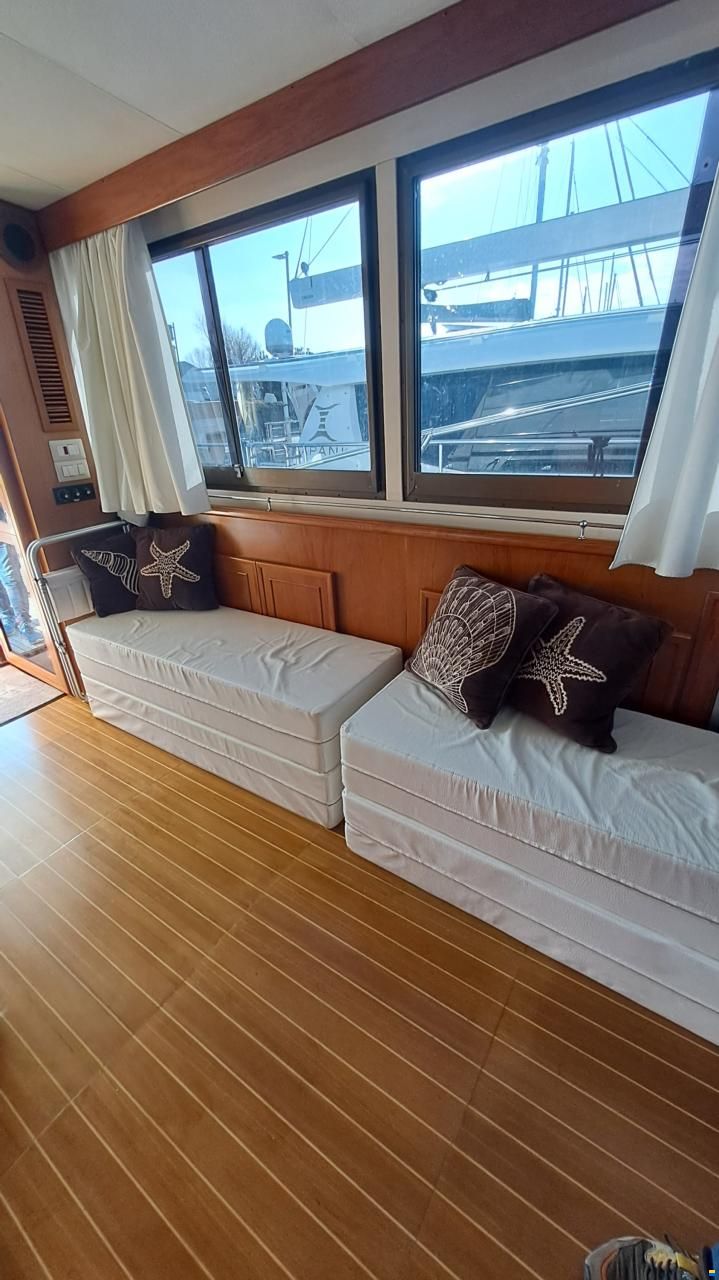 Hatteras 50