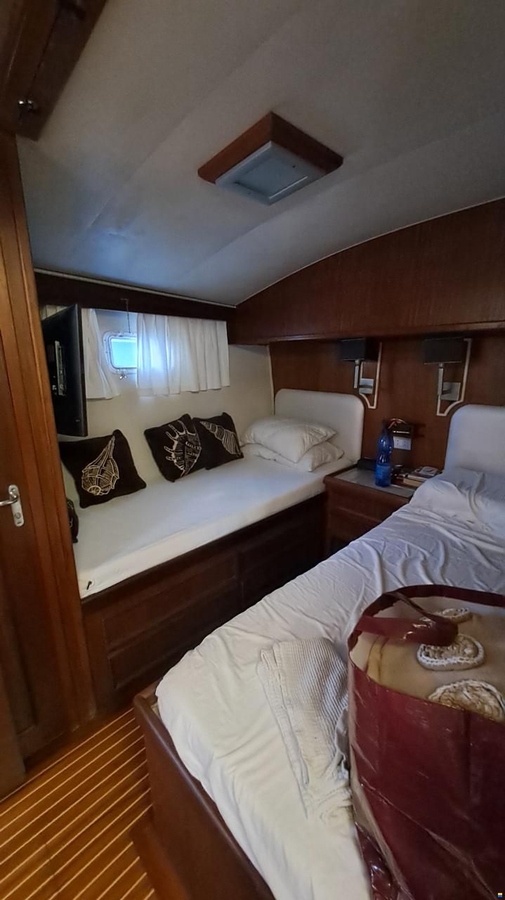 Hatteras 50