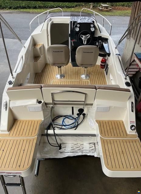 Quicksilver 555 CABIN