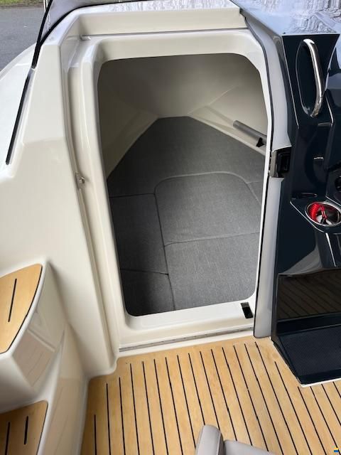 Quicksilver 555 CABIN