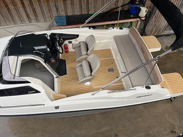 Quicksilver 555 CABIN