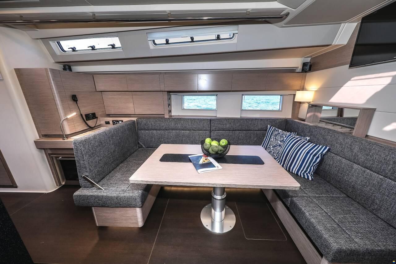 Hanse 588