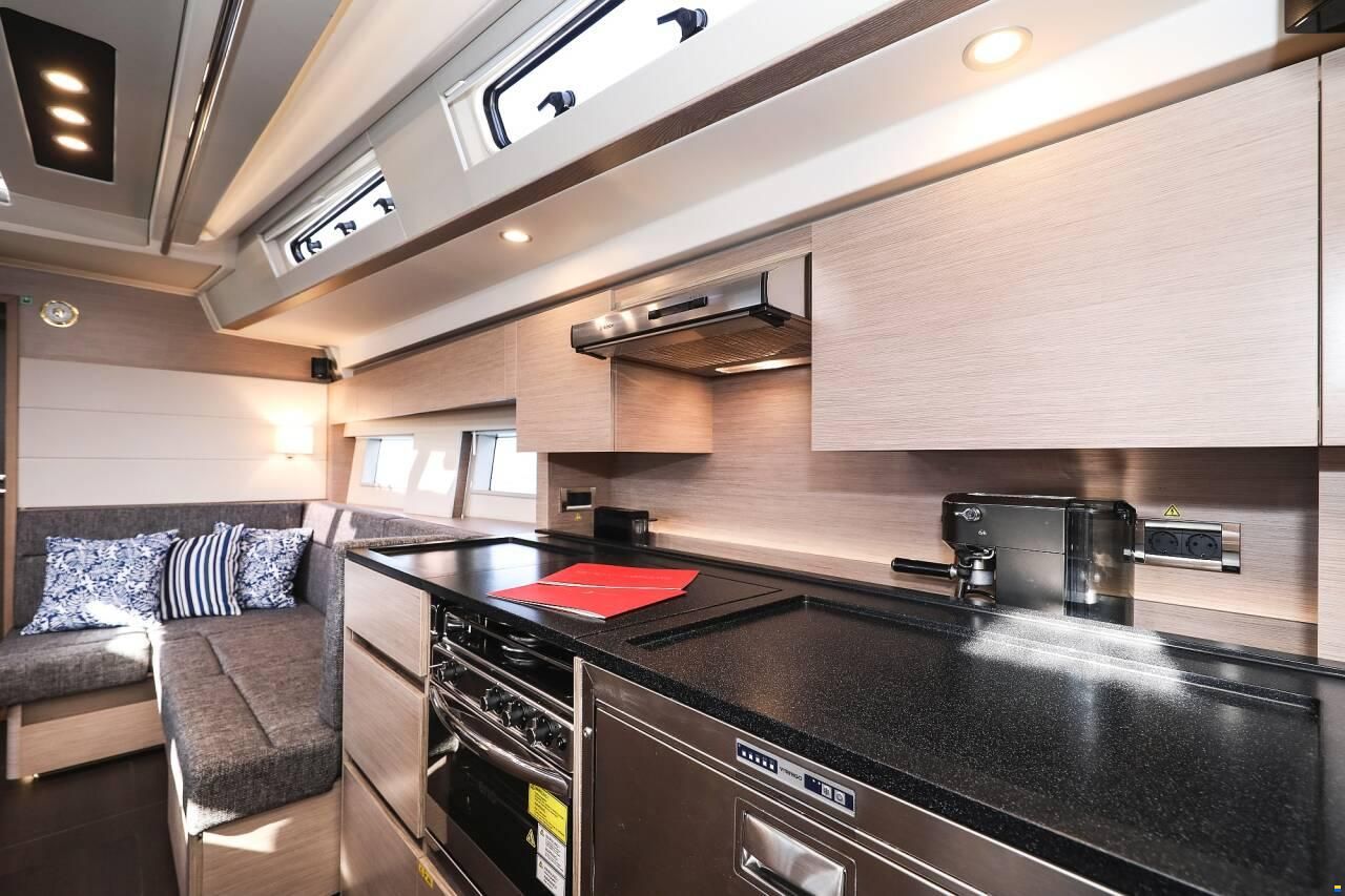 Hanse 588