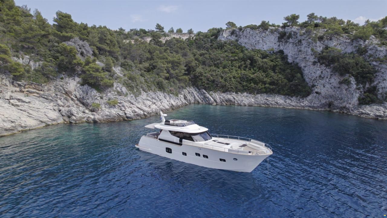 Monachus 70 Fly