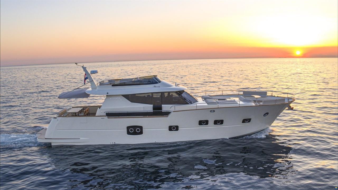 Monachus 70 Fly