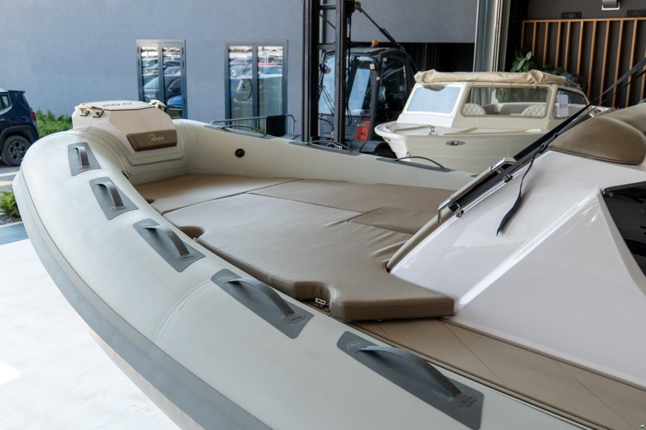 Ranieri Cayman 28 Executive