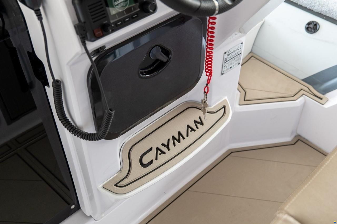 Ranieri Cayman 28 Executive