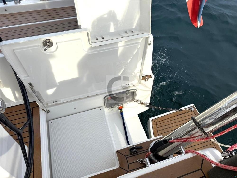 Hanse 548