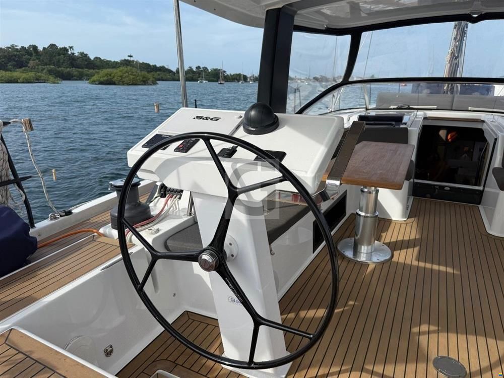 Hanse 548