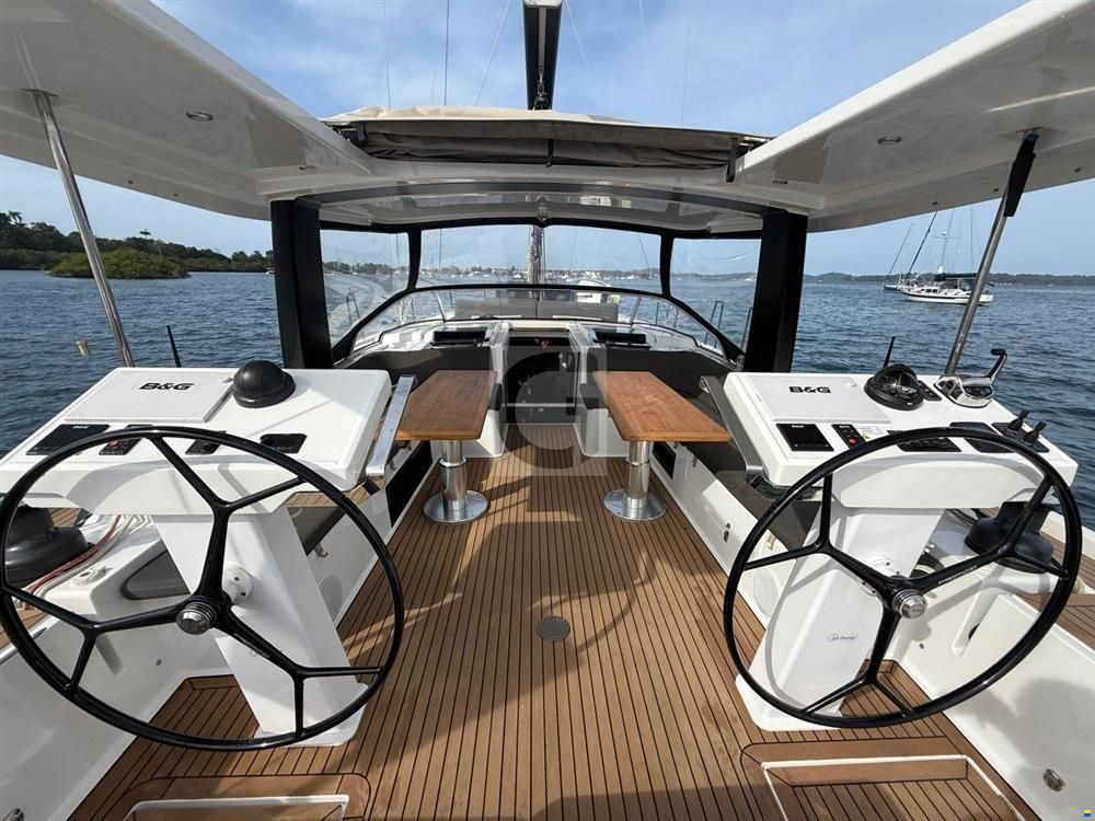 Hanse 548