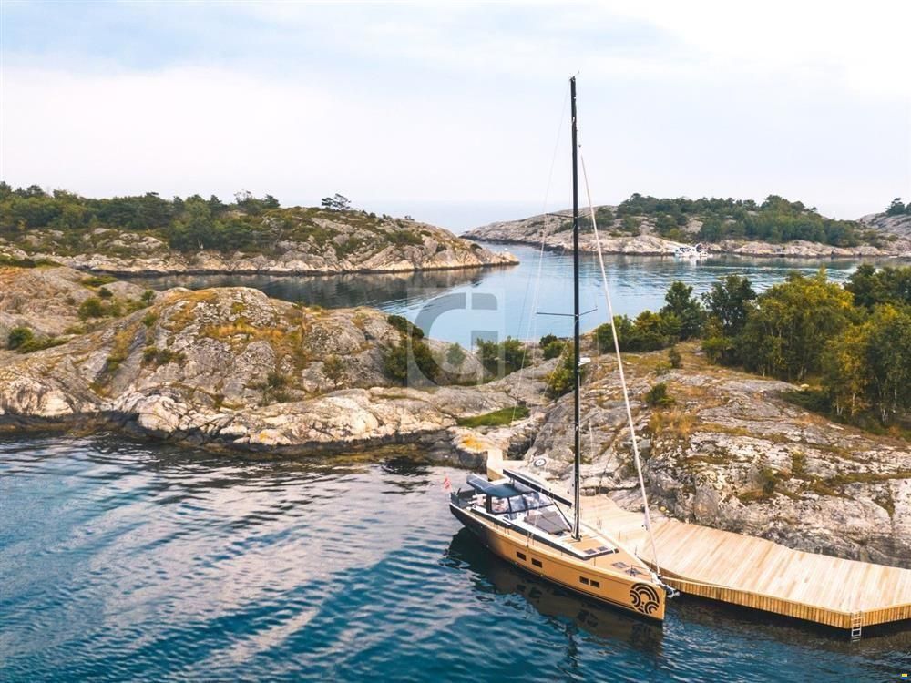 Hanse 548