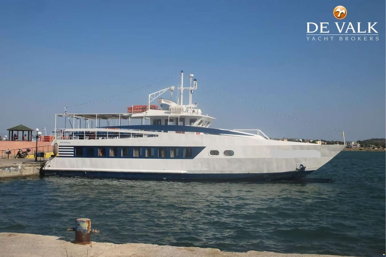Day Passengers Ship 25 M
