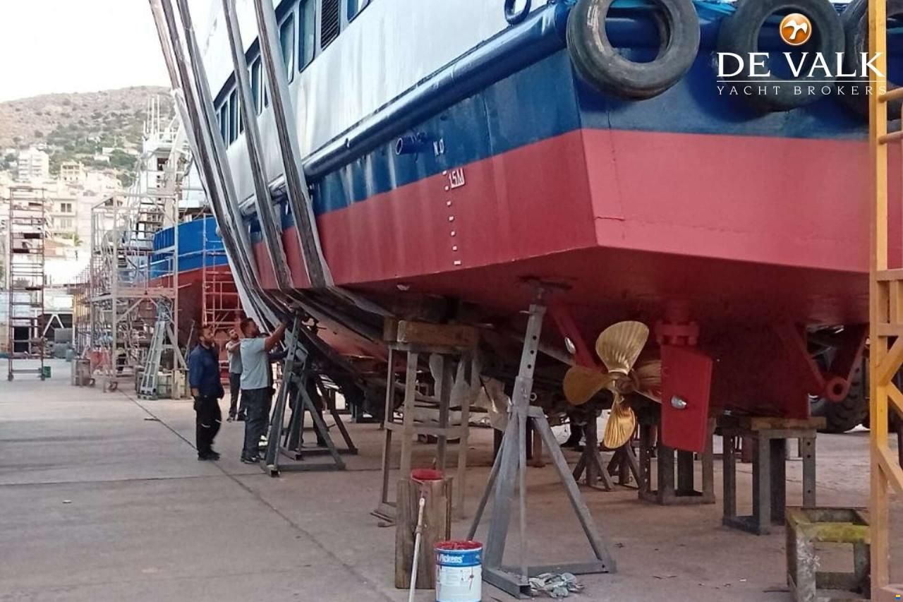 Day Passengers Ship 25 M