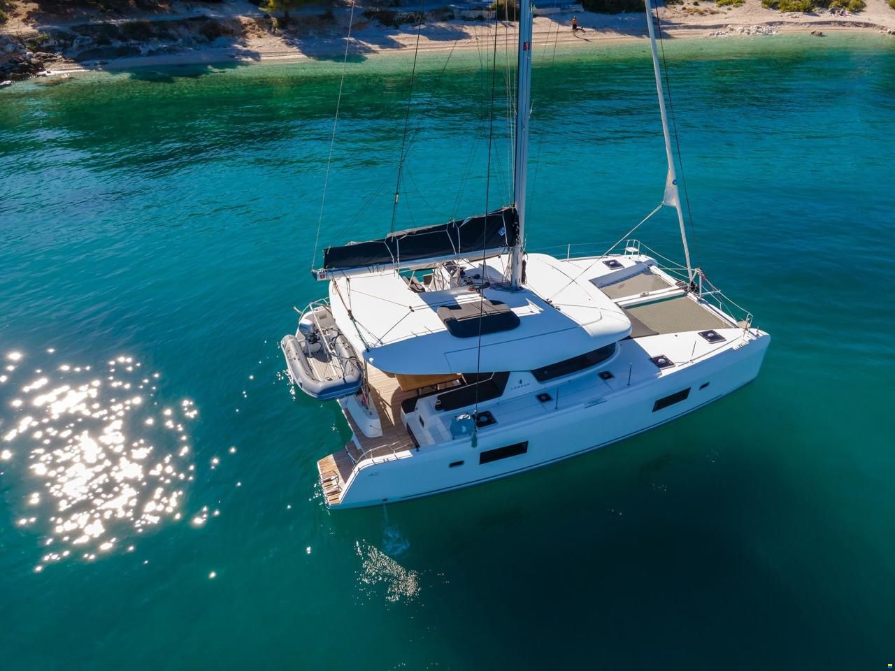 Lagoon 42