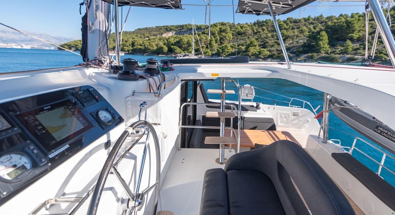 Lagoon 42