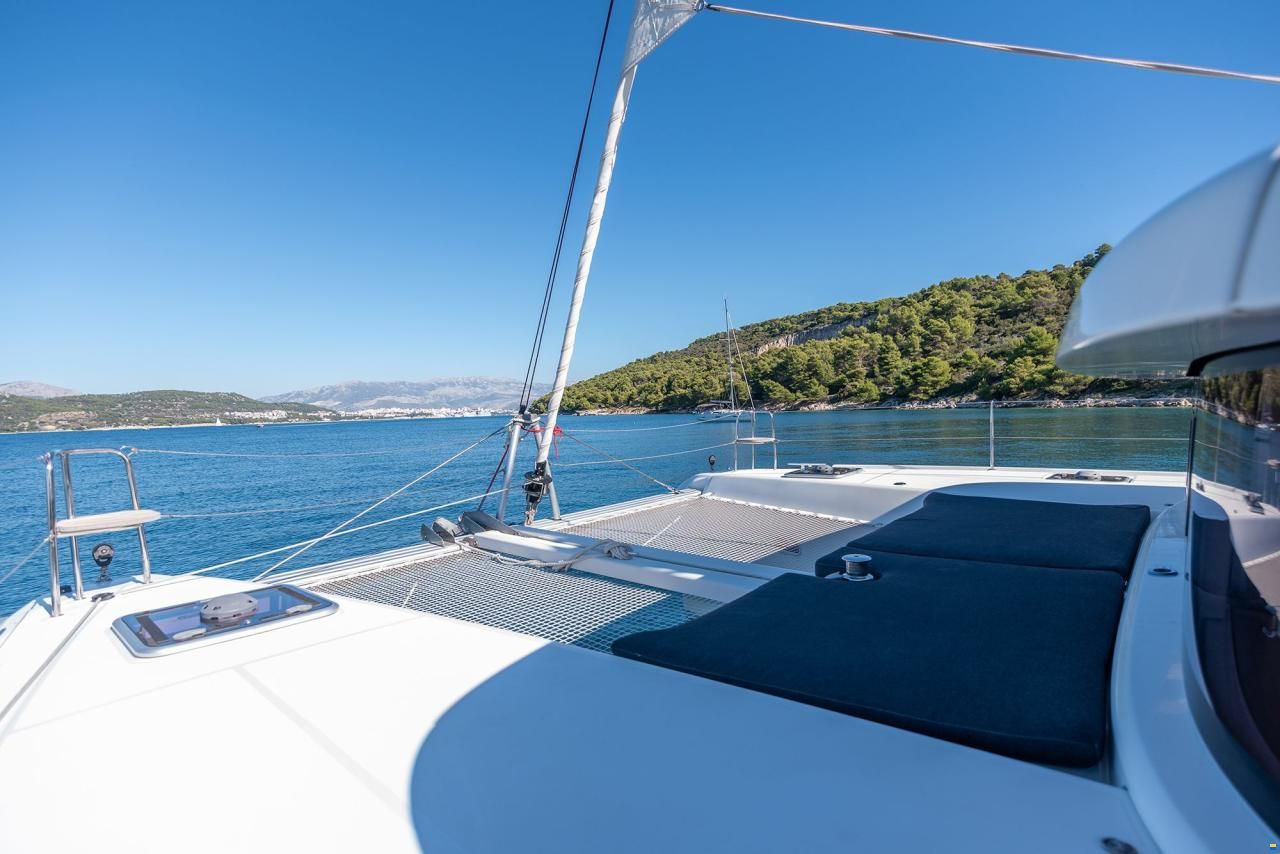 Lagoon 42
