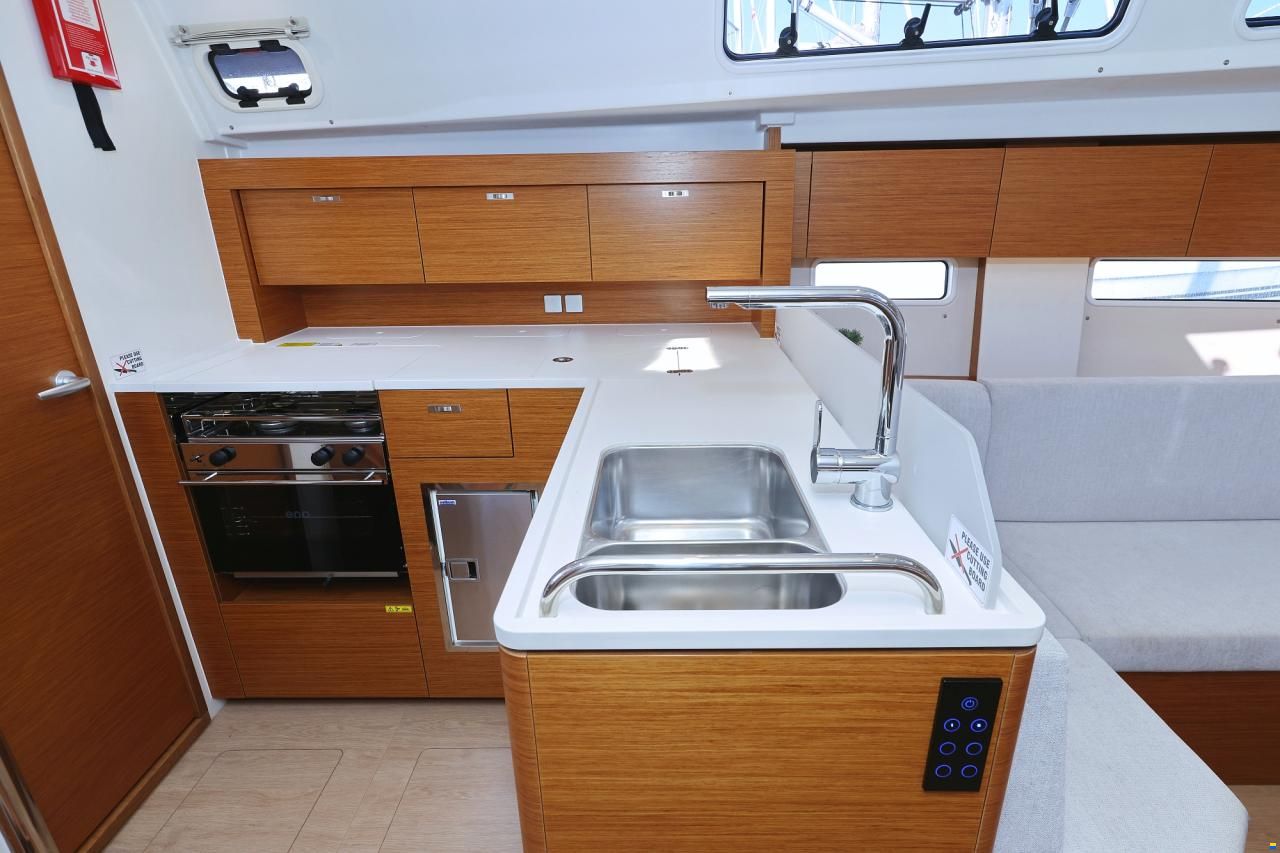 Hanse 410