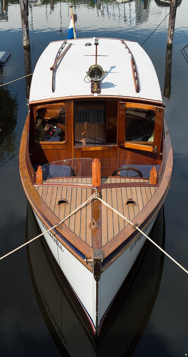 Day Cabin Cruiser