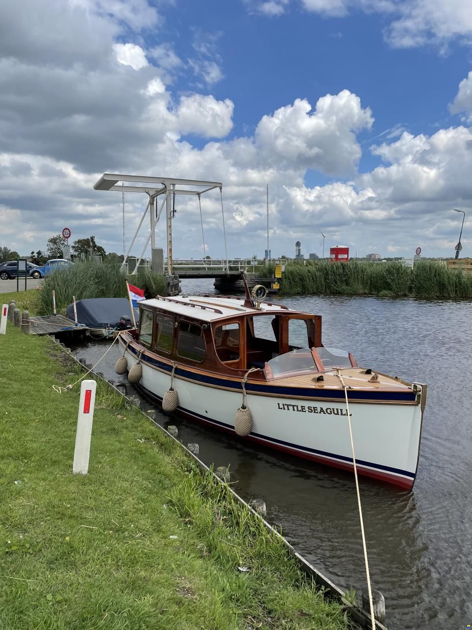 Day Cabin Cruiser