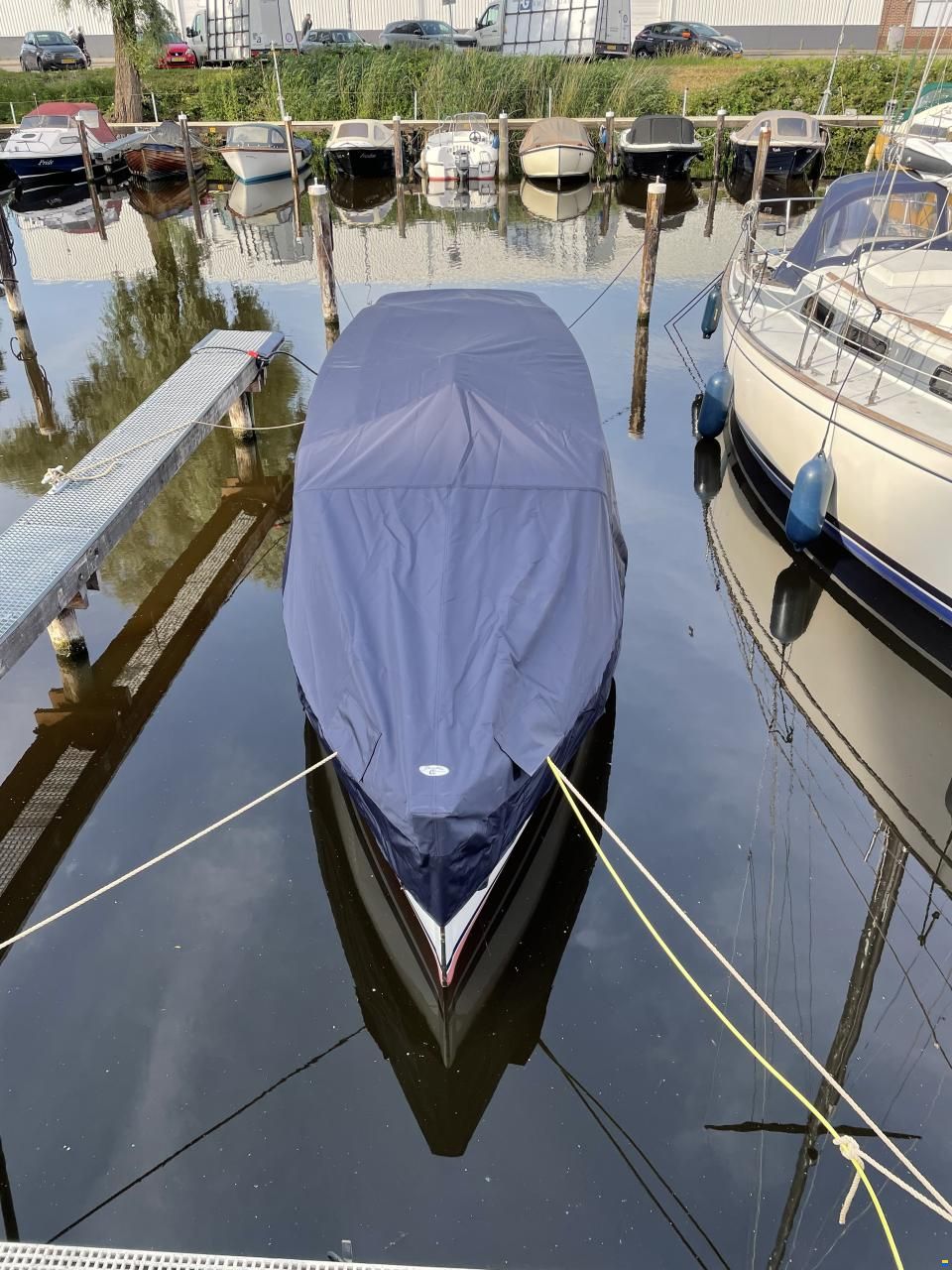 Day Cabin Cruiser